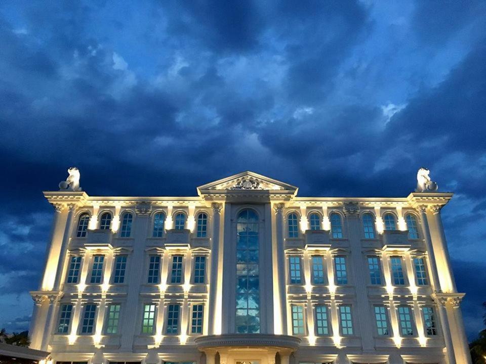 Hotel Britania Kamez Exterior foto